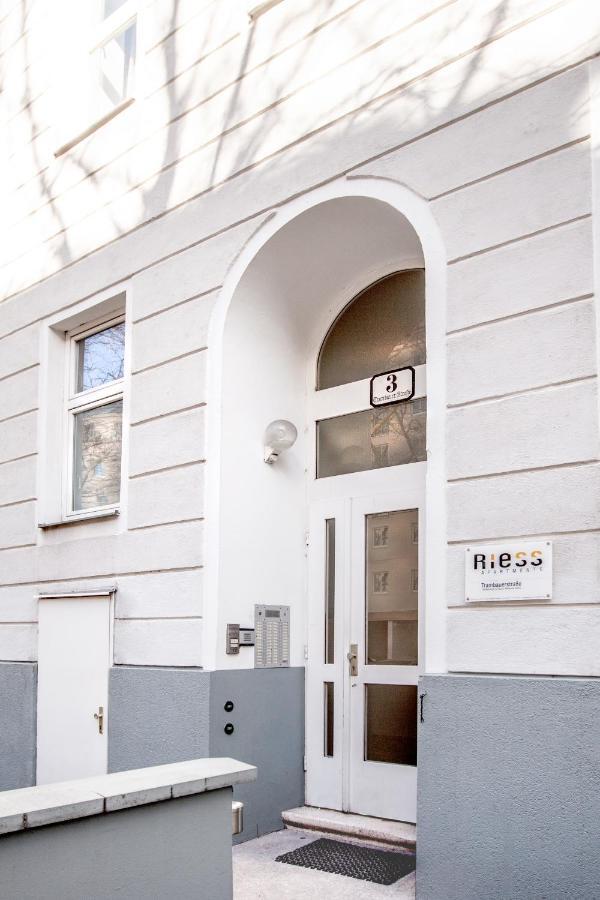 Riess Apartments Trambauerstrasse | Contactless Check-In Відень Екстер'єр фото